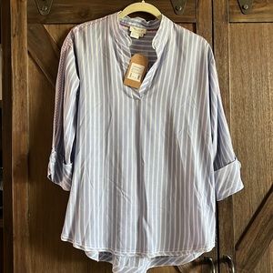 Tru Luxe Jeans top. New with tags! Size small.